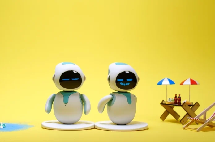 Eilik – A Little Companion Bot with Endless Fun.